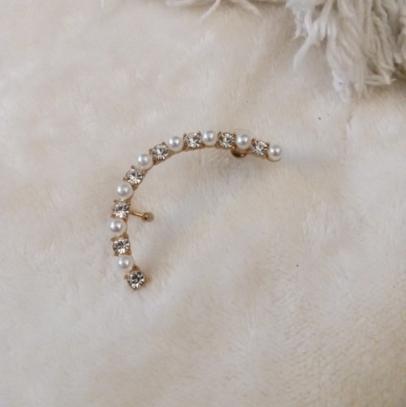 Ear Cuff - Picture 1 of 3